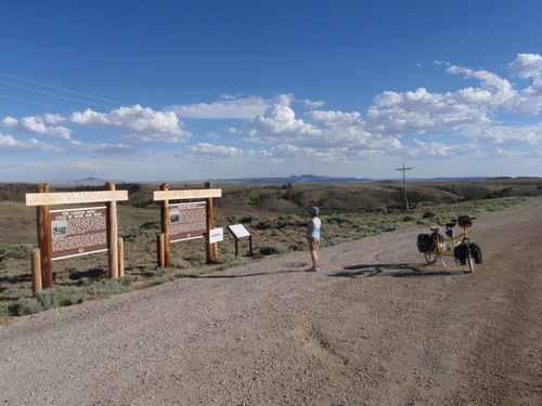 Terry Struck and the Bee on the Great Divide Mountain Bike Route (GDMBR)